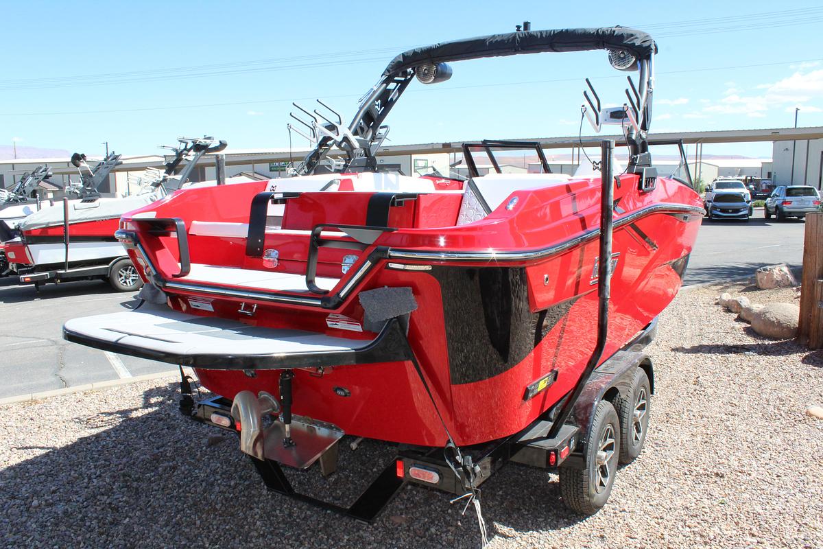 2026 Heyday Wake Boats H22