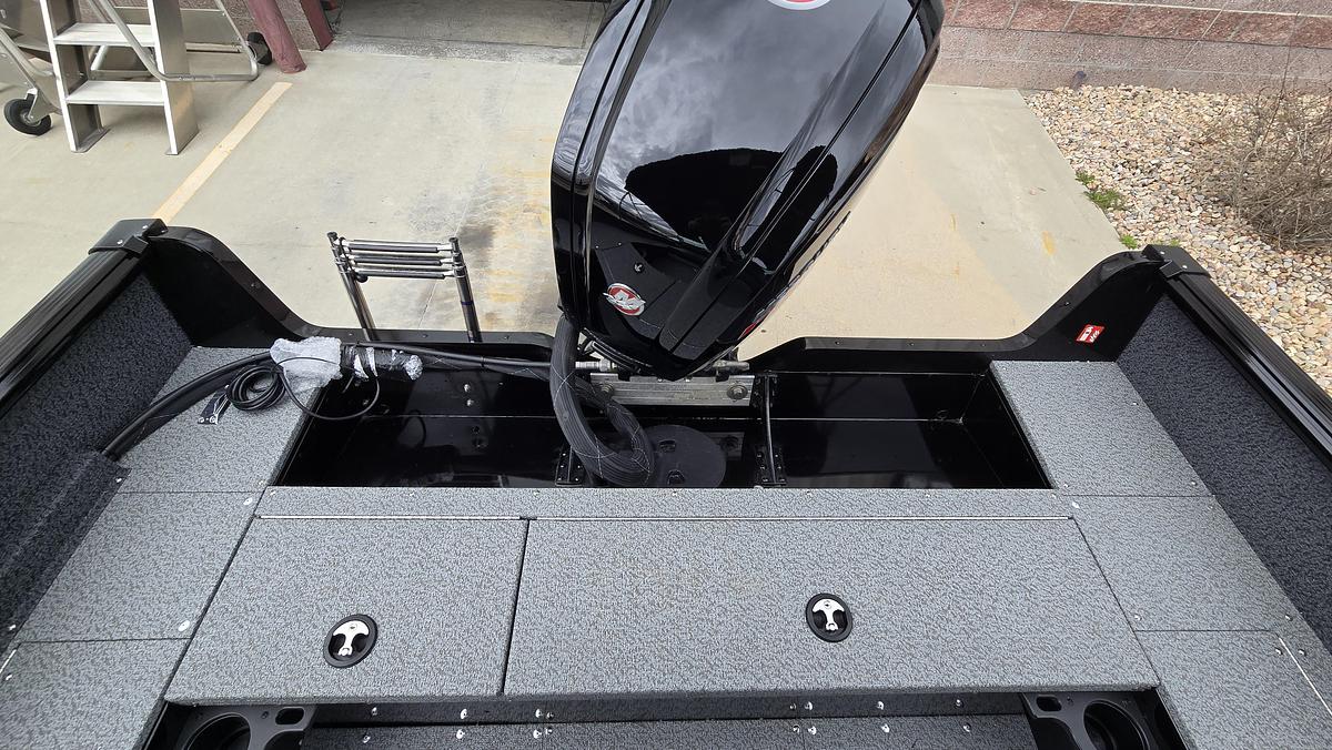 2026 Lund 1800 Explorer Sport