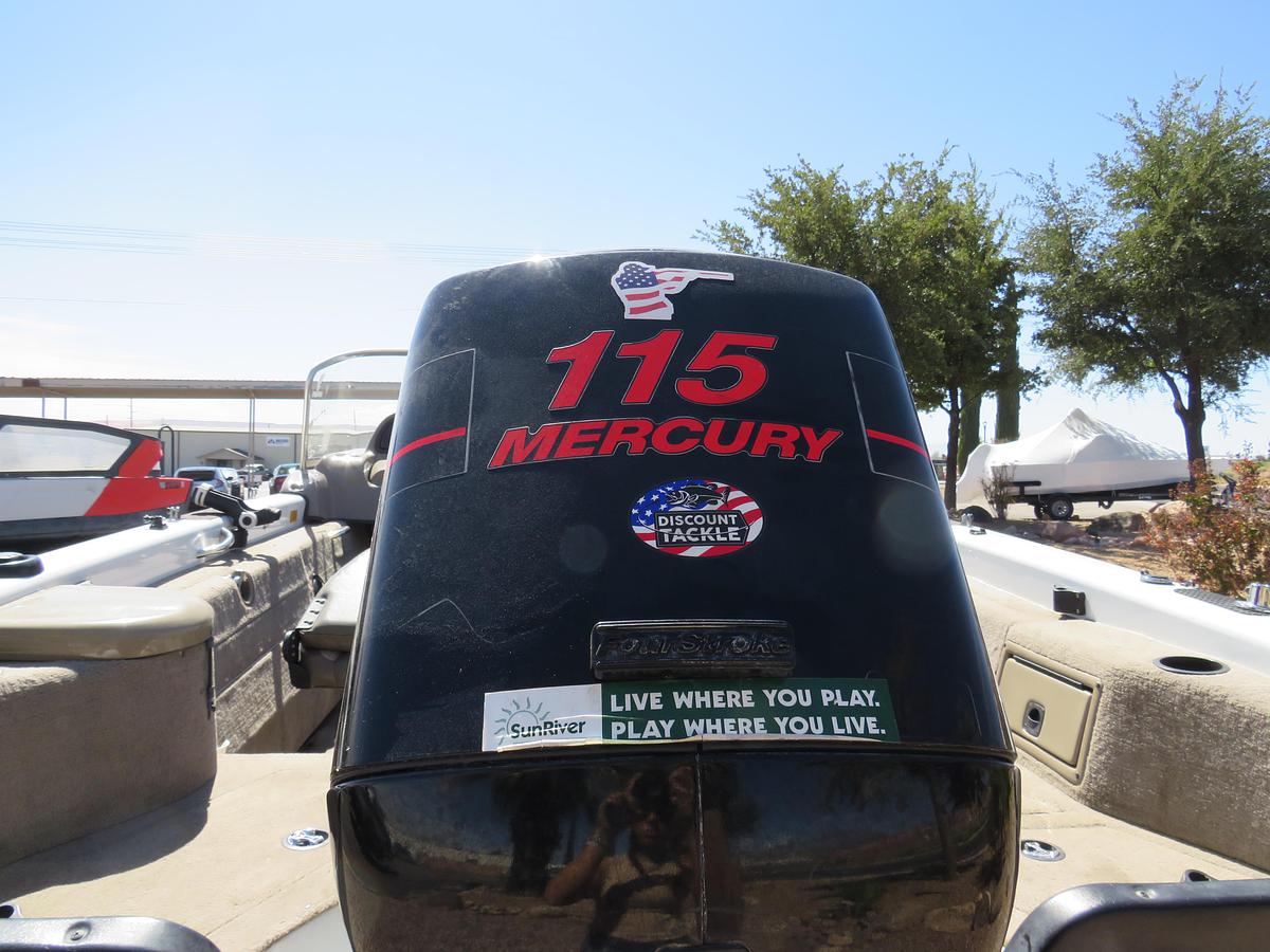 Used 2002 Tracker Tundra 18