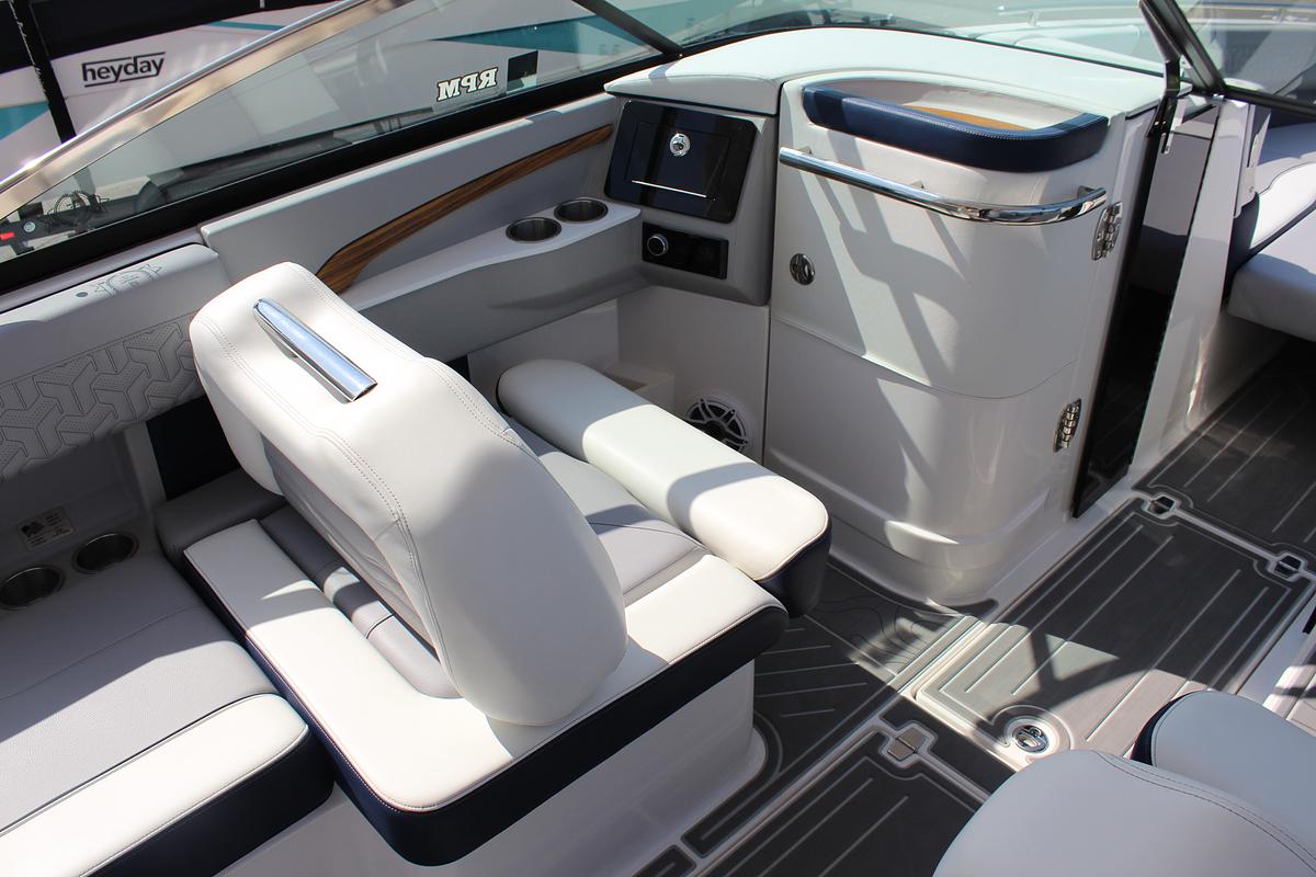 2026 Regal LS9 Surf Ultimate (Dealer Demo)