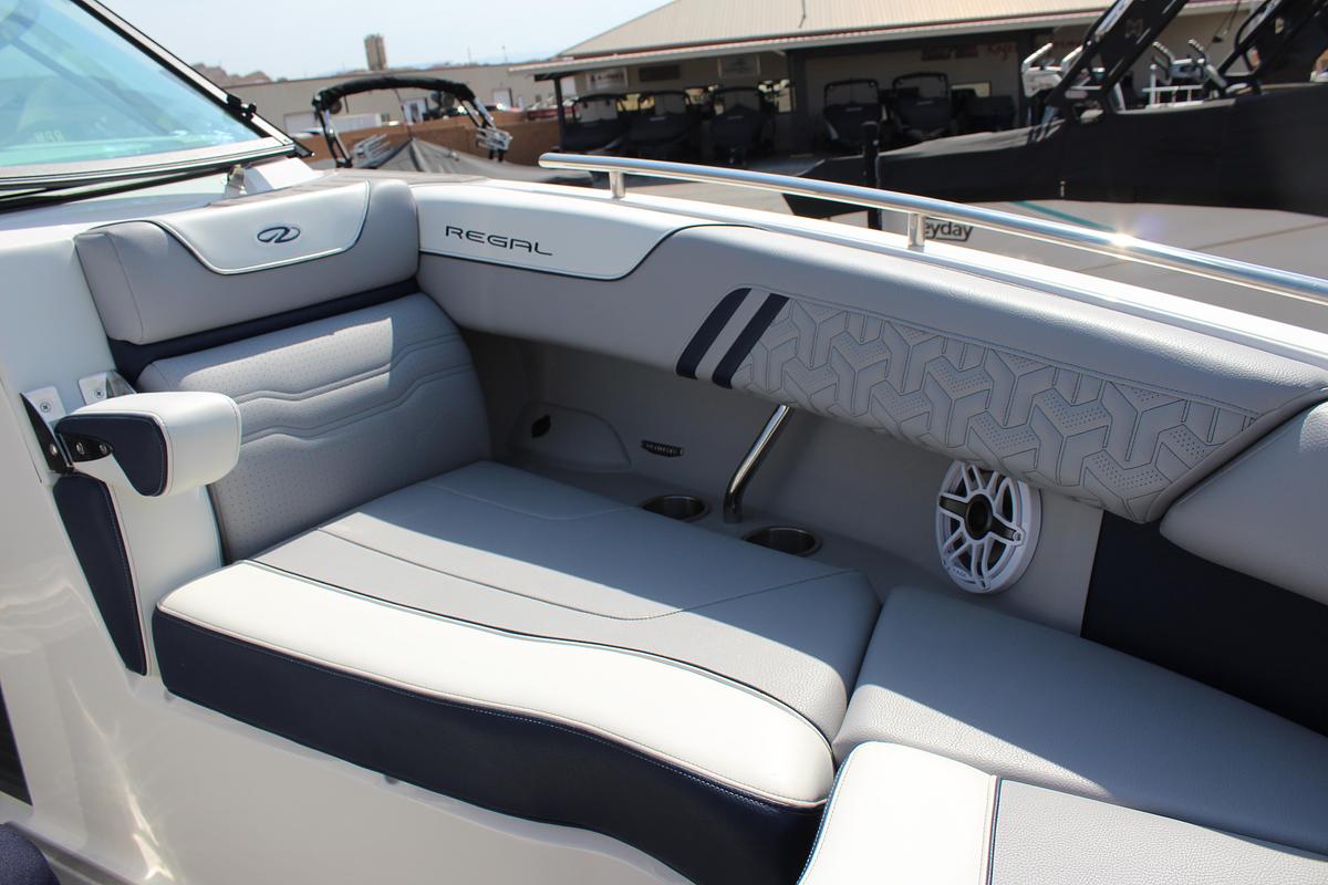 2026 Regal LS9 Surf Ultimate (Dealer Demo)