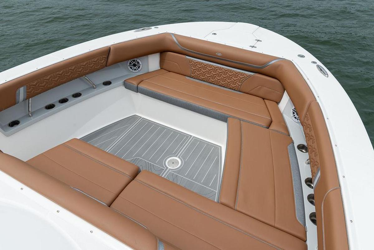 2025 Regal 38 Surf