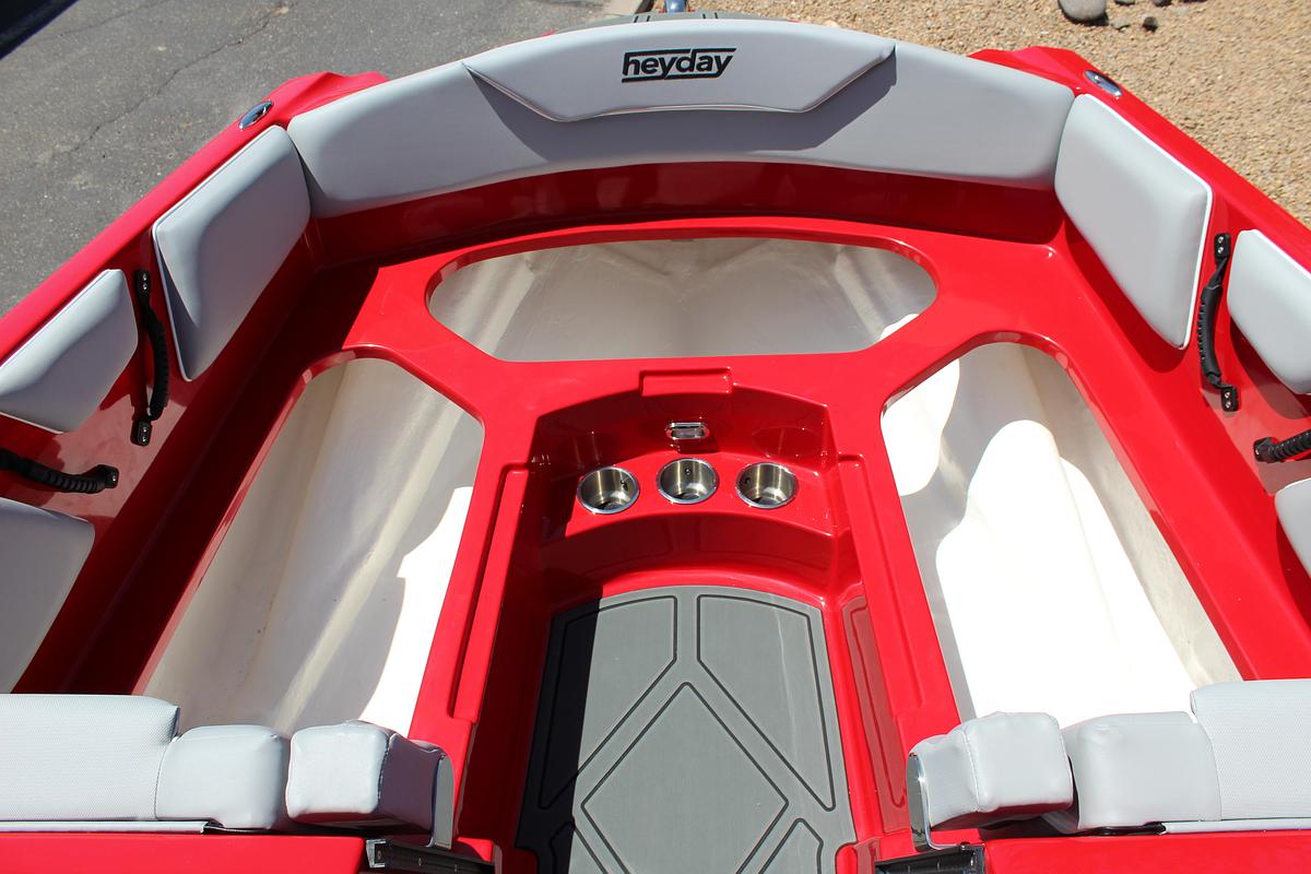 2025 Heyday Wake Boats WTSURF