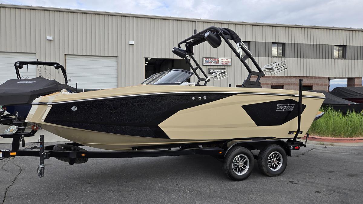 2026 Heyday Wake Boats Wt2 DC