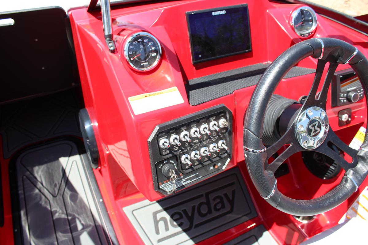 2025 Heyday Wake Boats WTSURF