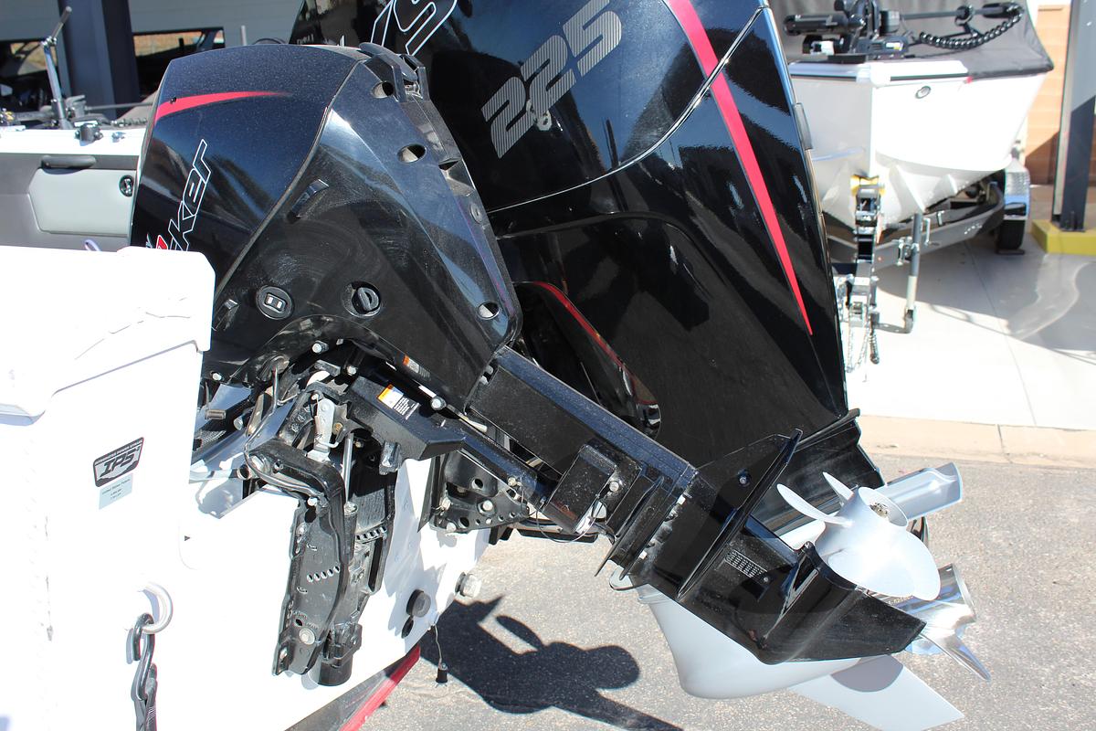 Used 2022 Lund 1975 Tyee Sport