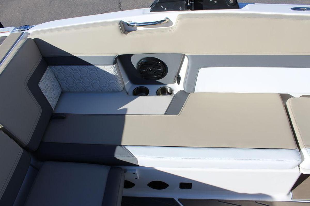 2025 Heyday Wake Boats H22