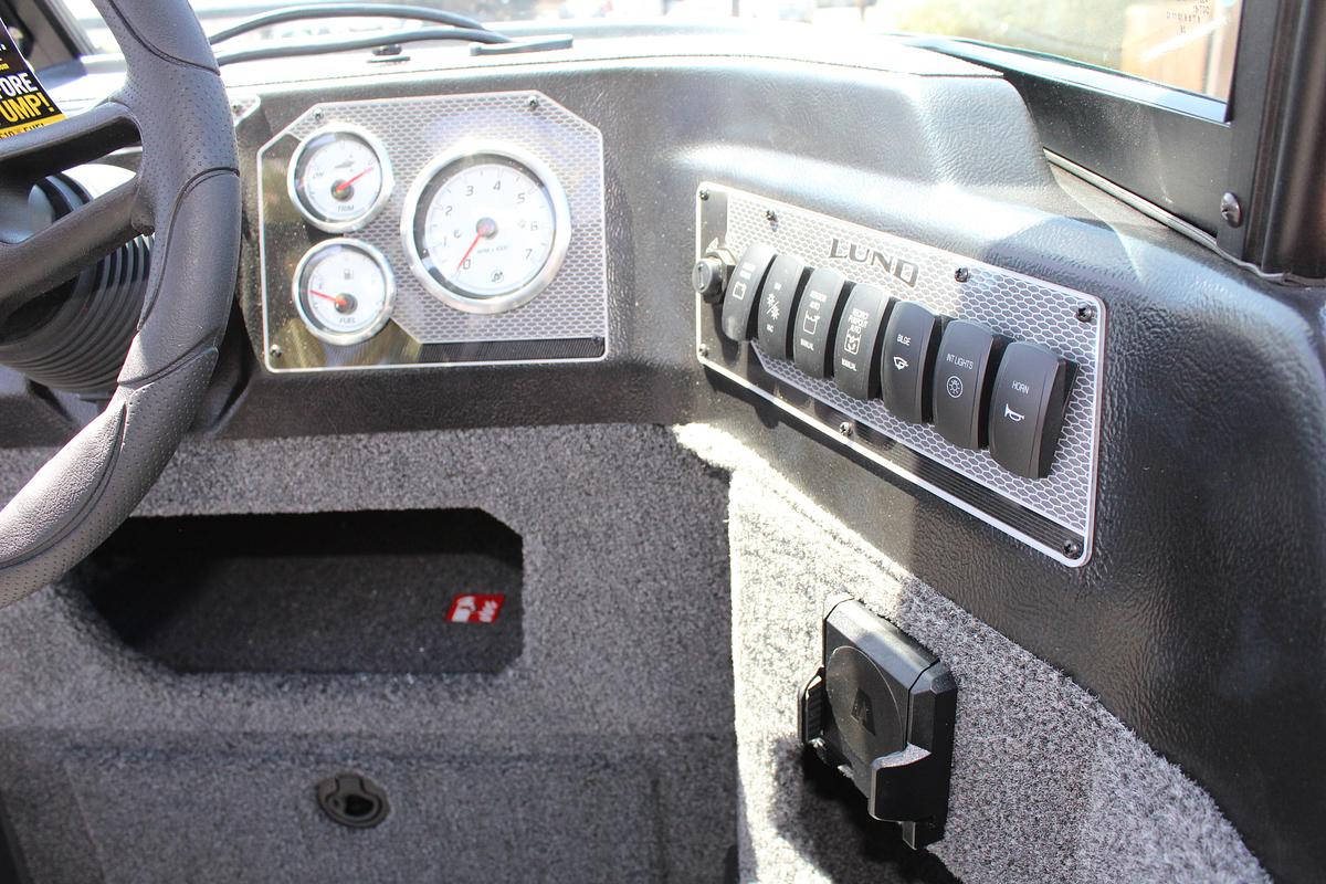 2027 Lund 1875 Impact XS Sport