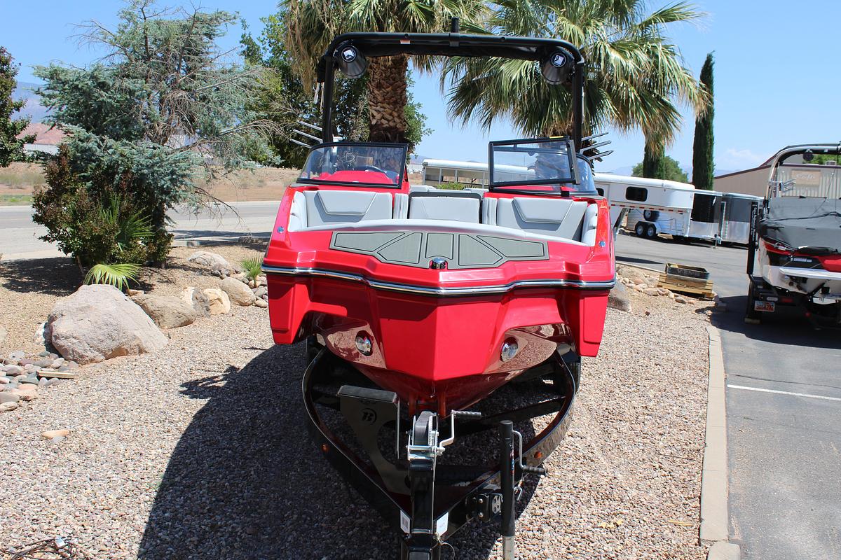 2025 Heyday Wake Boats WTSURF