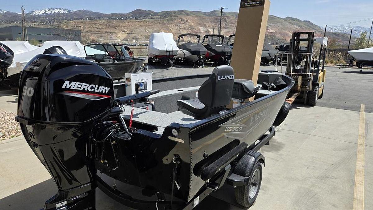 2025 Lund 1650 Angler Tiller