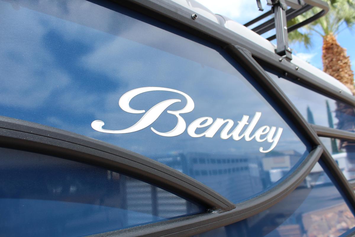 2026 Bentley Pontoons 243 Center Walk Thru Fish Tripple Toon