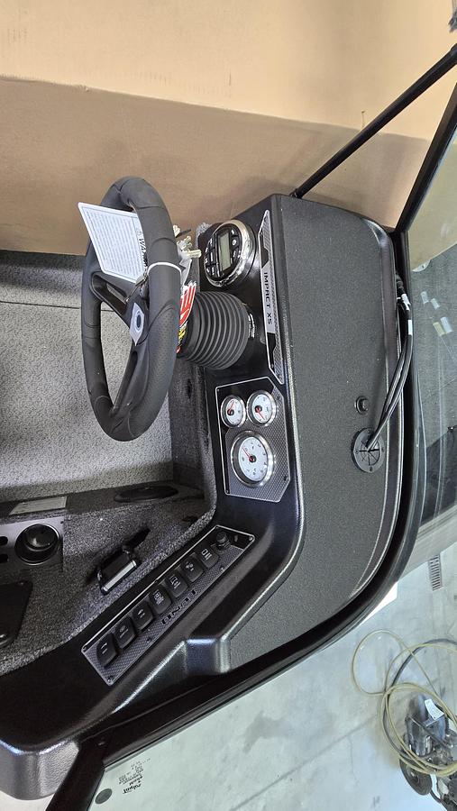 2026 Lund 1875 Impact XS Sport