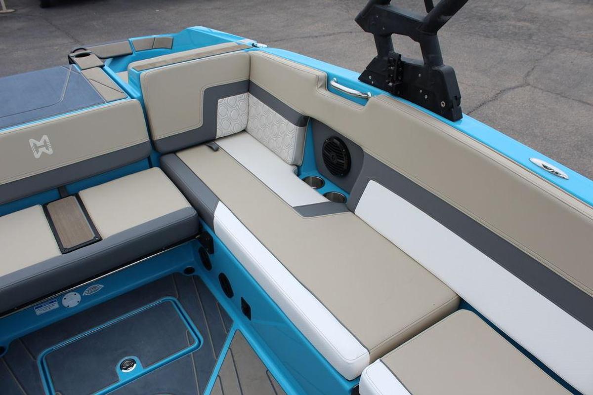 2025 Heyday Wake Boats H22