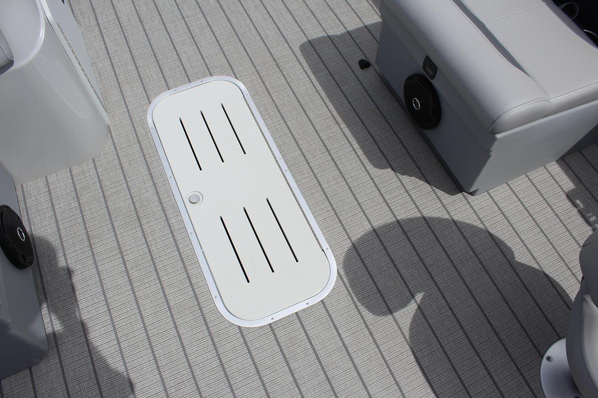 2026 Bentley Pontoons 243 Center Walk Thru Fish Tripple Toon