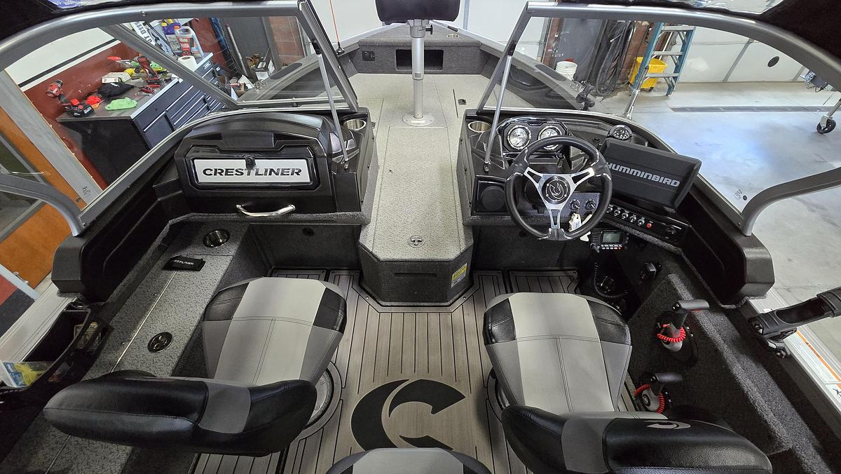 Used 2023 Crestliner 1750 Fish Hawk Platinum Edition