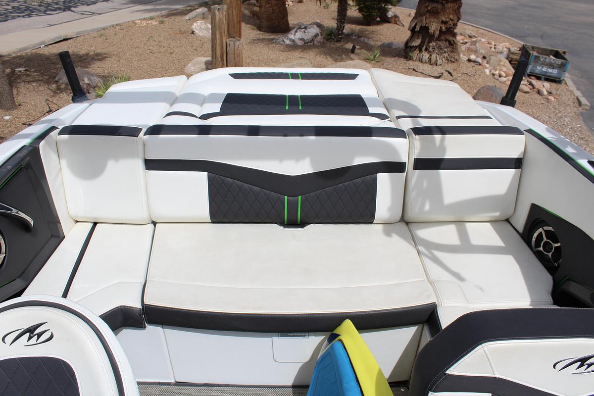 Used 2018 Monterey 218SS Surf