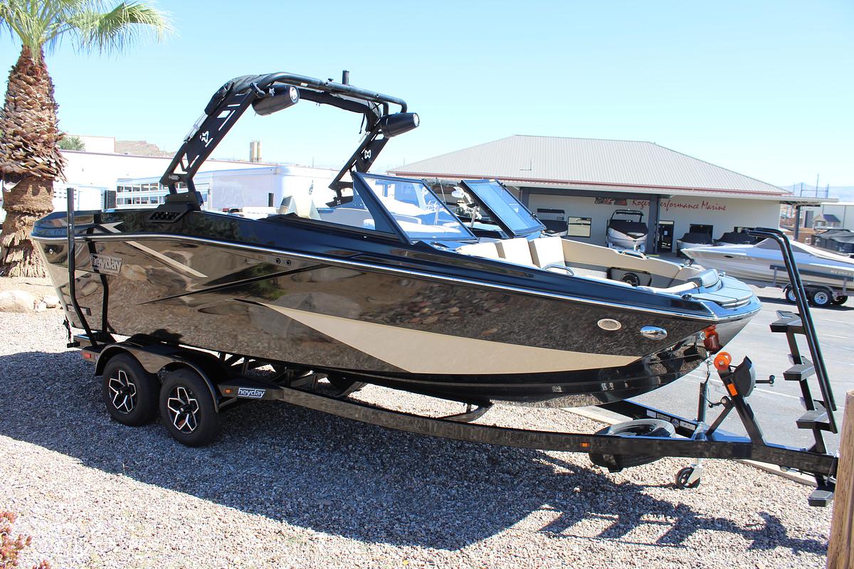 Heyday Wake Boats H22