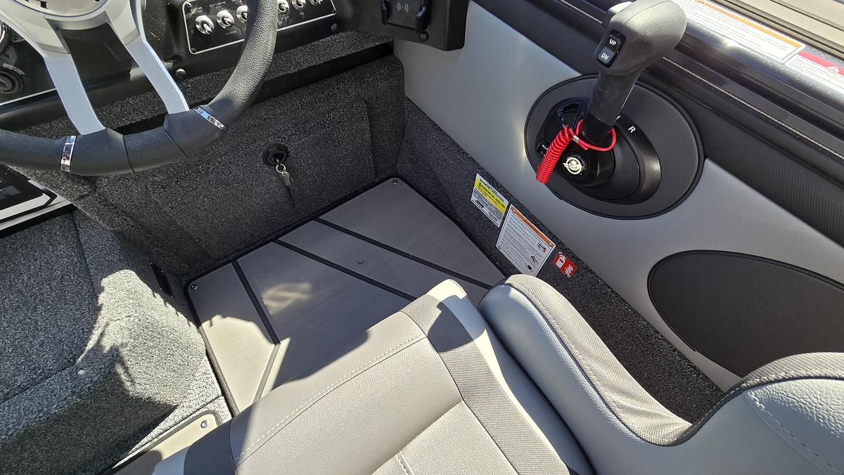 2026 Lund 1875 Crossover XS Sport