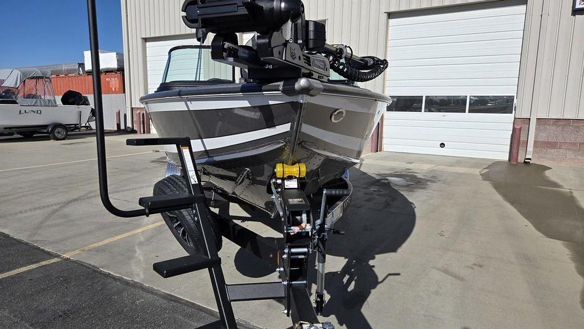 2025 Lund 2175 Pro-V Sport