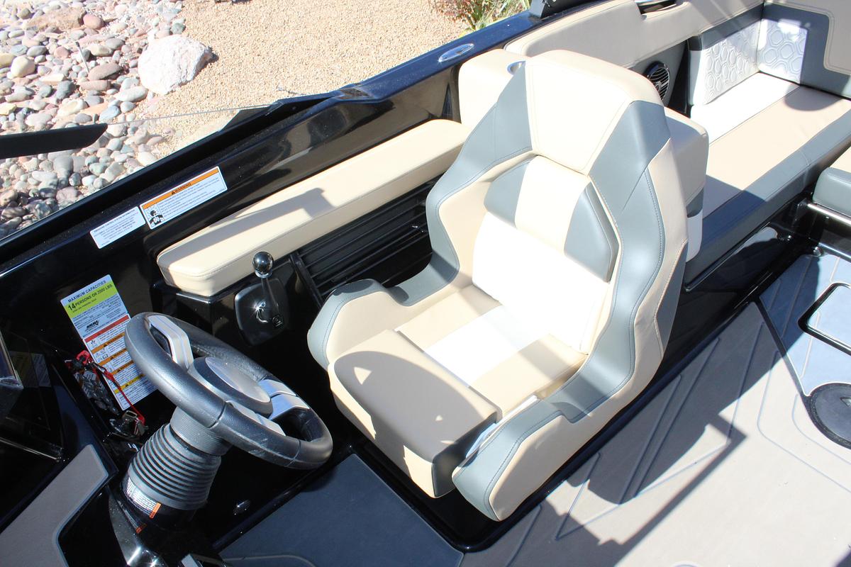 2026 Heyday Wake Boats H22