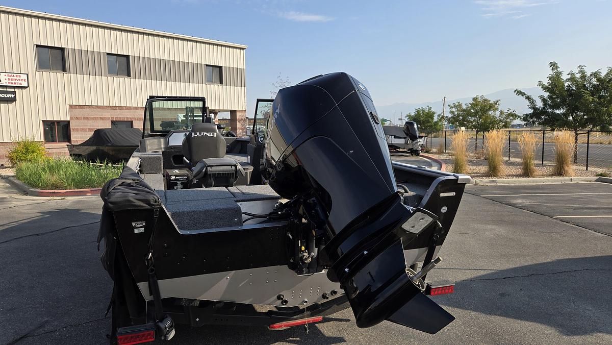 2025 Lund 2075 Impact XS Sport