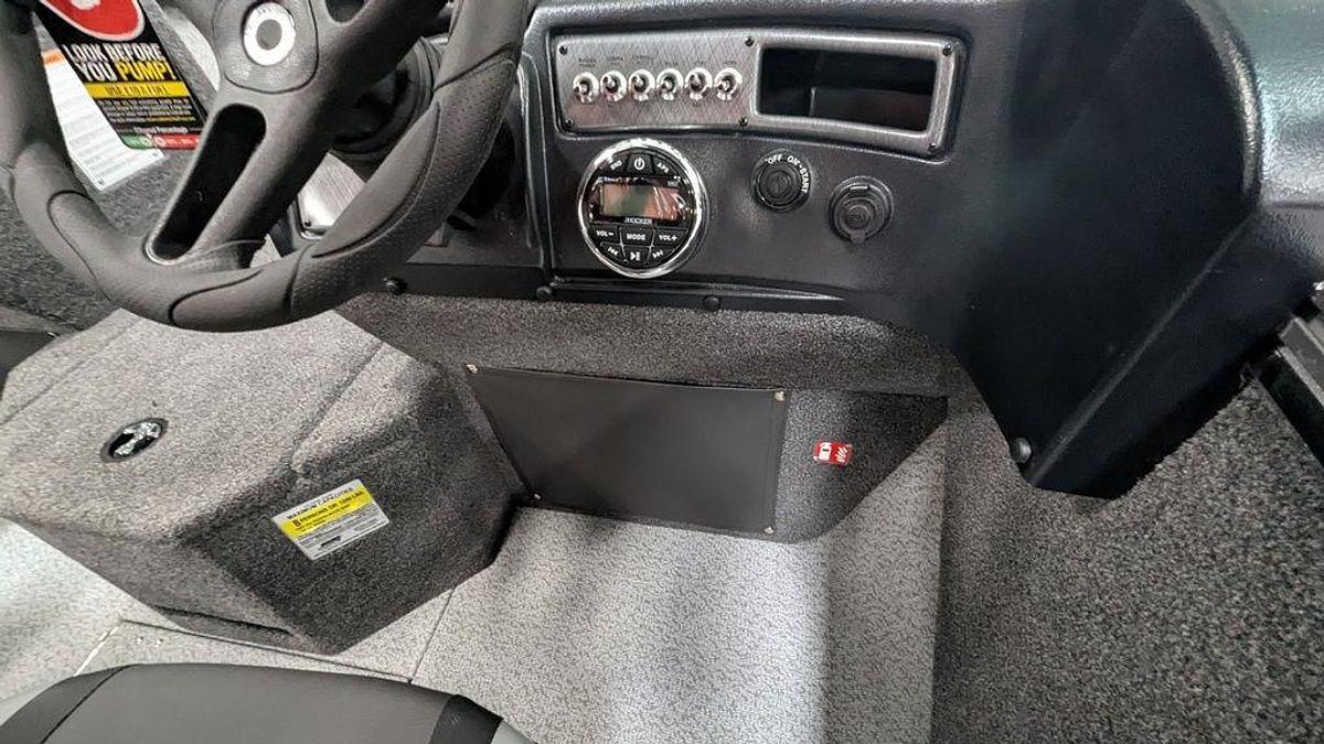 2025 Lund 1875 Fisherman Sport