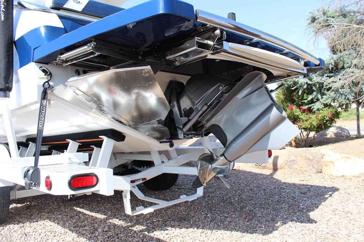 2026 Regal LS9 Surf Ultimate (Dealer Demo)