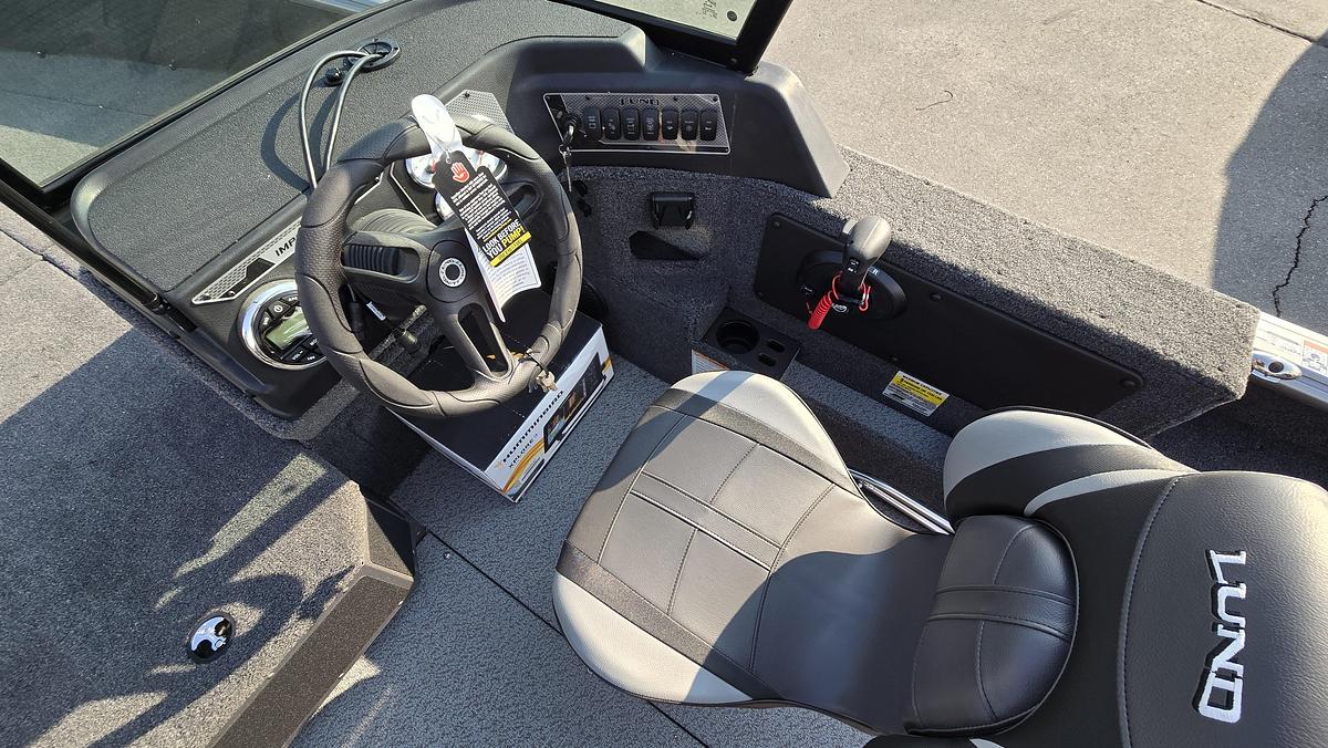 2025 Lund 2075 Impact XS Sport