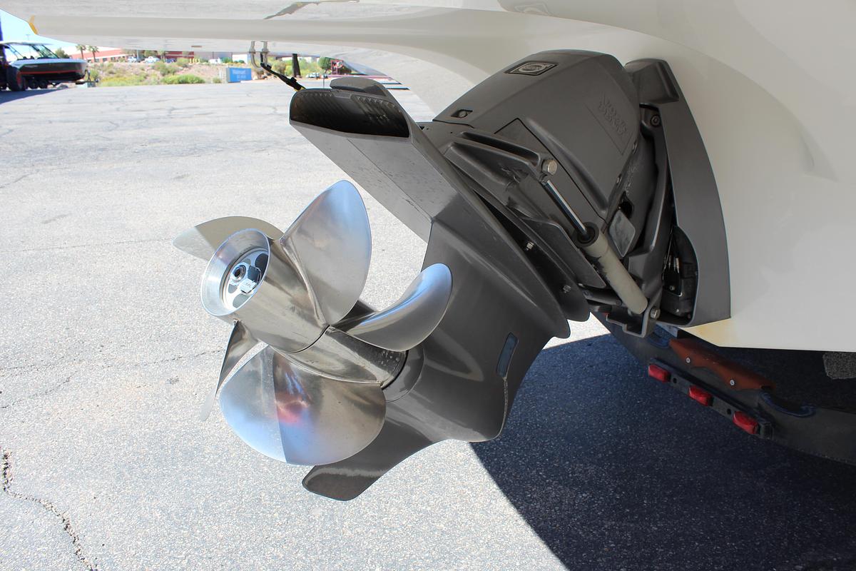 Used 2008 Rinker 246 Captiva