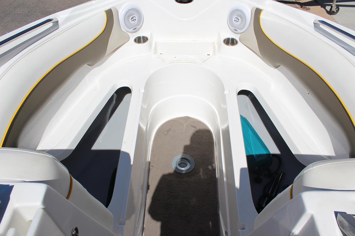 Used 2008 Rinker 246 Captiva