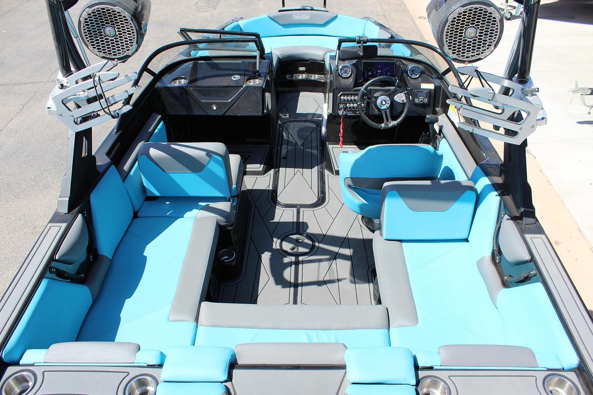 Used 2020 Heyday Wake Boats WTSURF