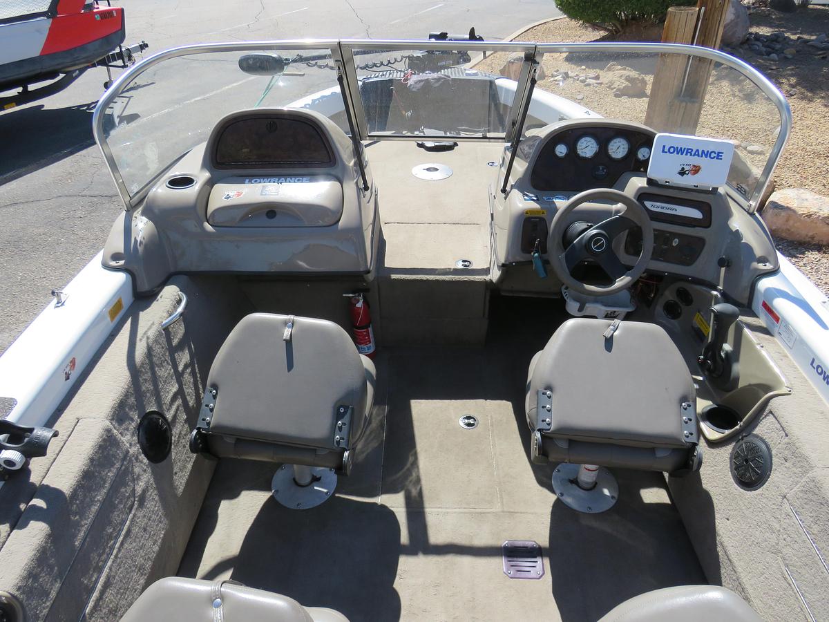 Used 2002 Tracker Tundra 18