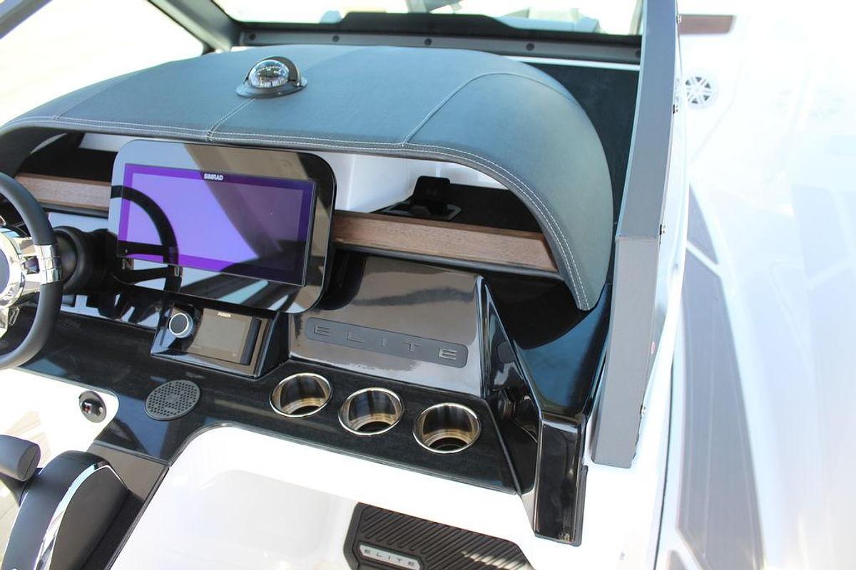 2025 Monterey Elite 27