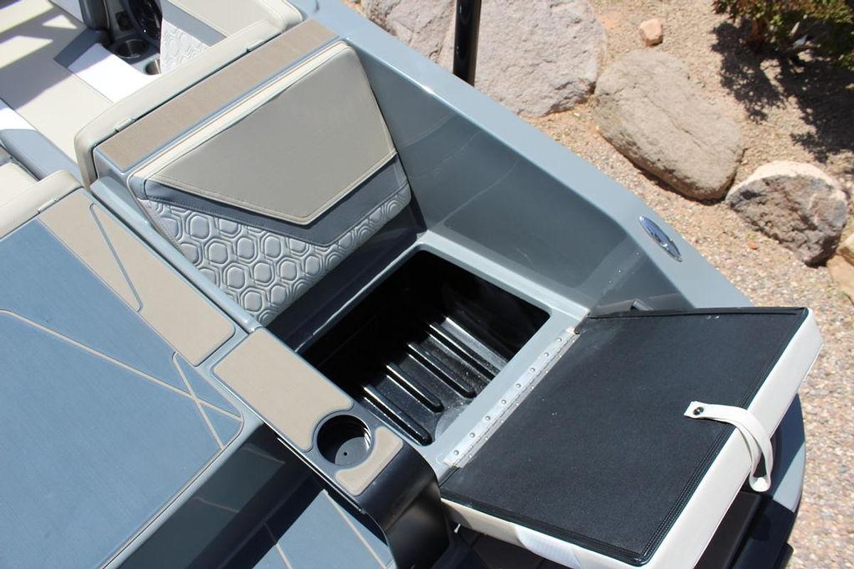 2025 Heyday Wake Boats H22