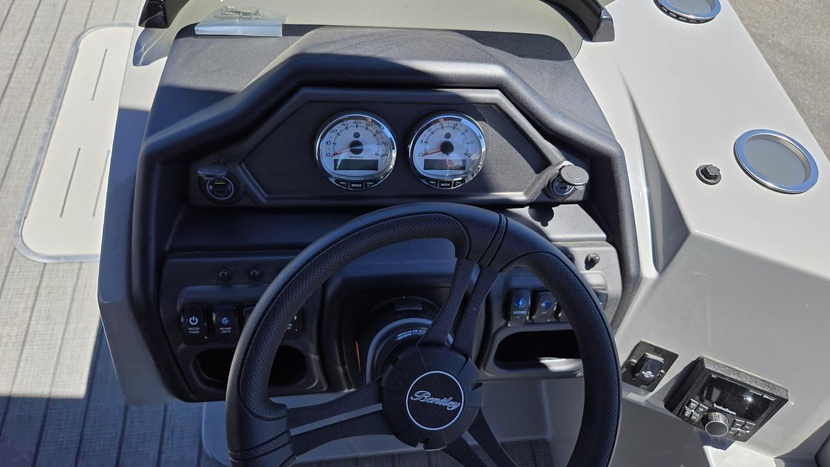 2026 Bentley Pontoons 243 Front Fish Swing Back