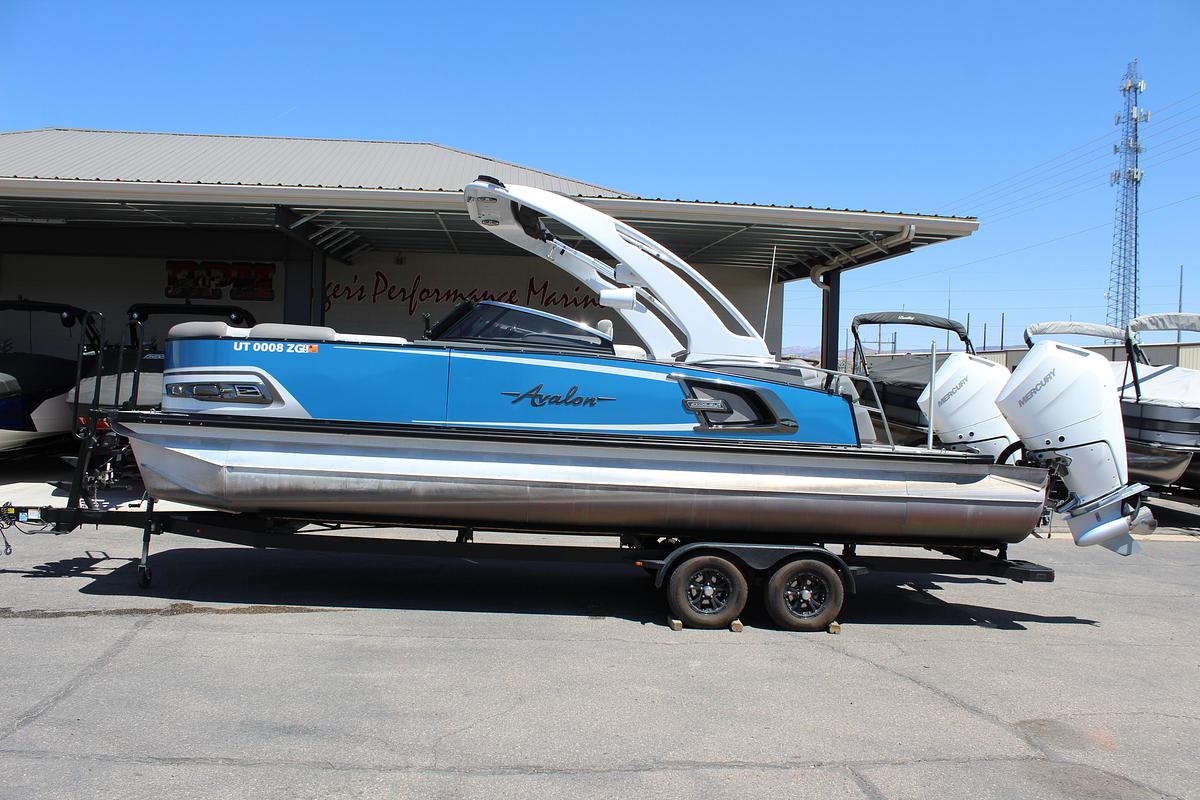 Used 2023 Avalon  Excaliber LTD Elite Windsheild