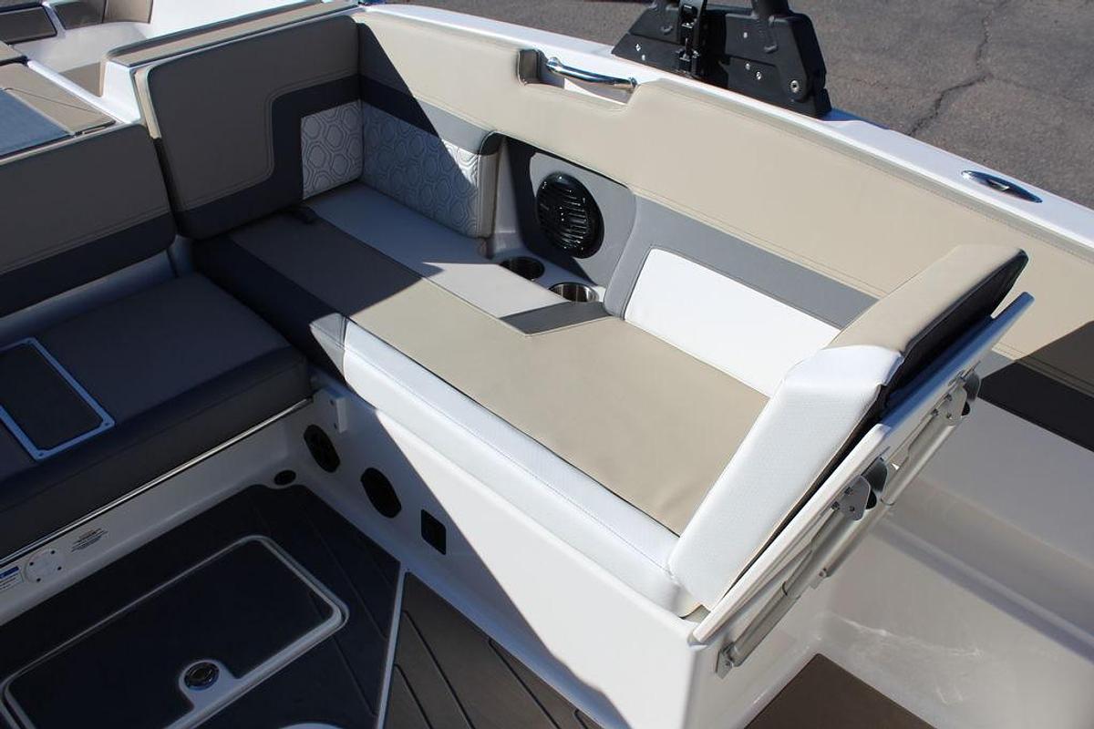 2025 Heyday Wake Boats H22