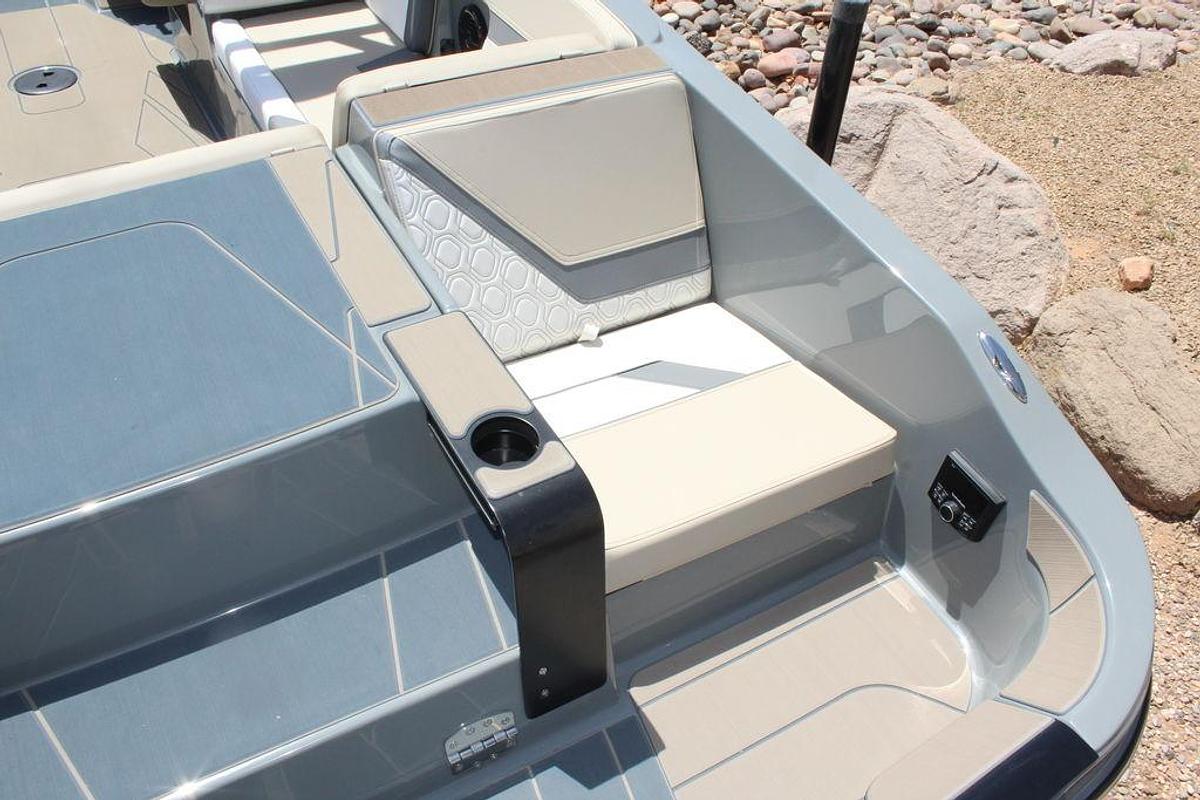 2025 Heyday Wake Boats H22