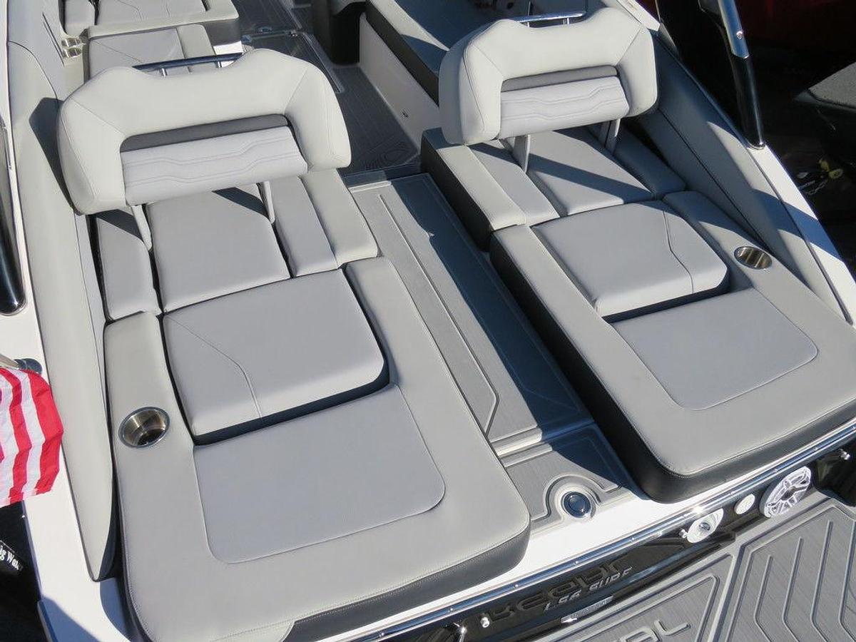 2025 Regal LS6 SURF ULTIMATE