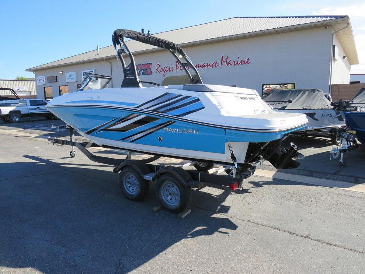 2025 Bayliner VR5 Bowrider
