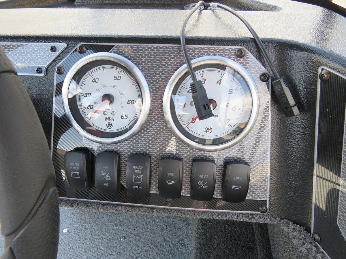 2025 Lund 1650 Angler SS