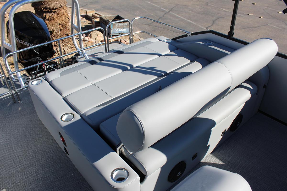 2026 Bentley Pontoons Legacy 220 Swingback