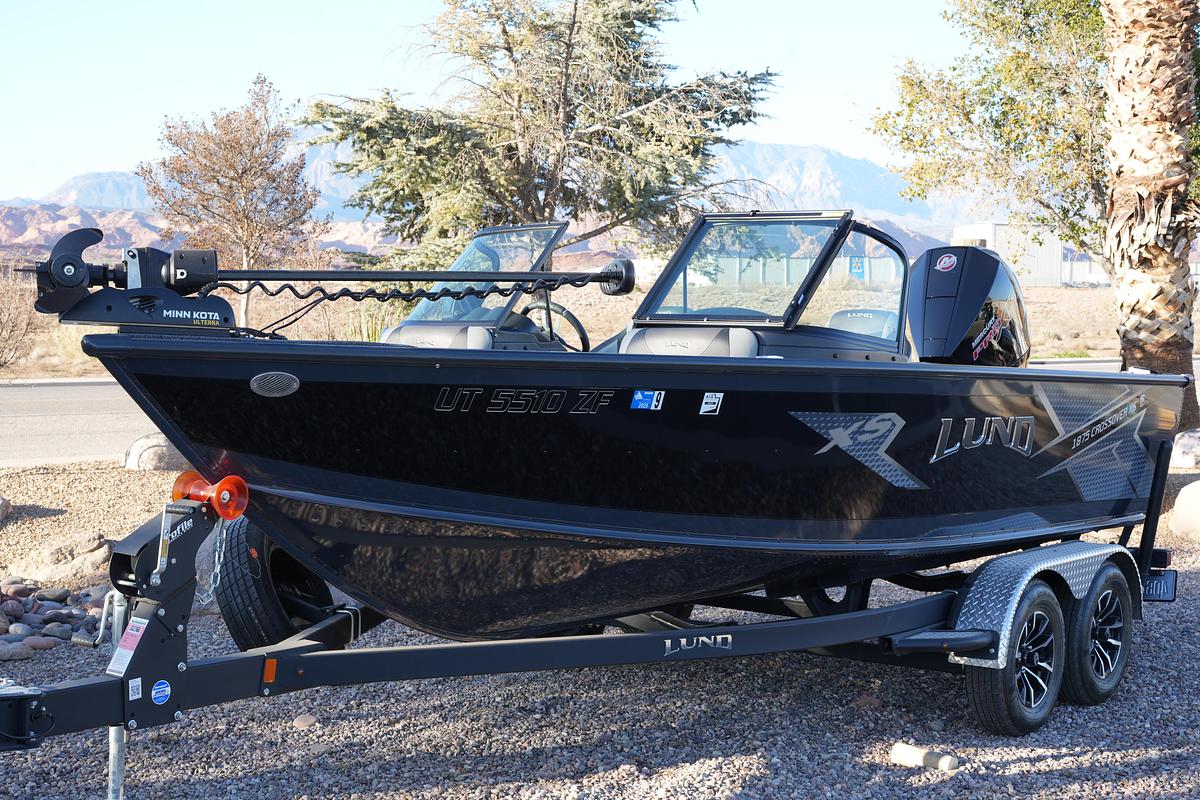 Used 2023 Lund 1875 Crossover XS Sport