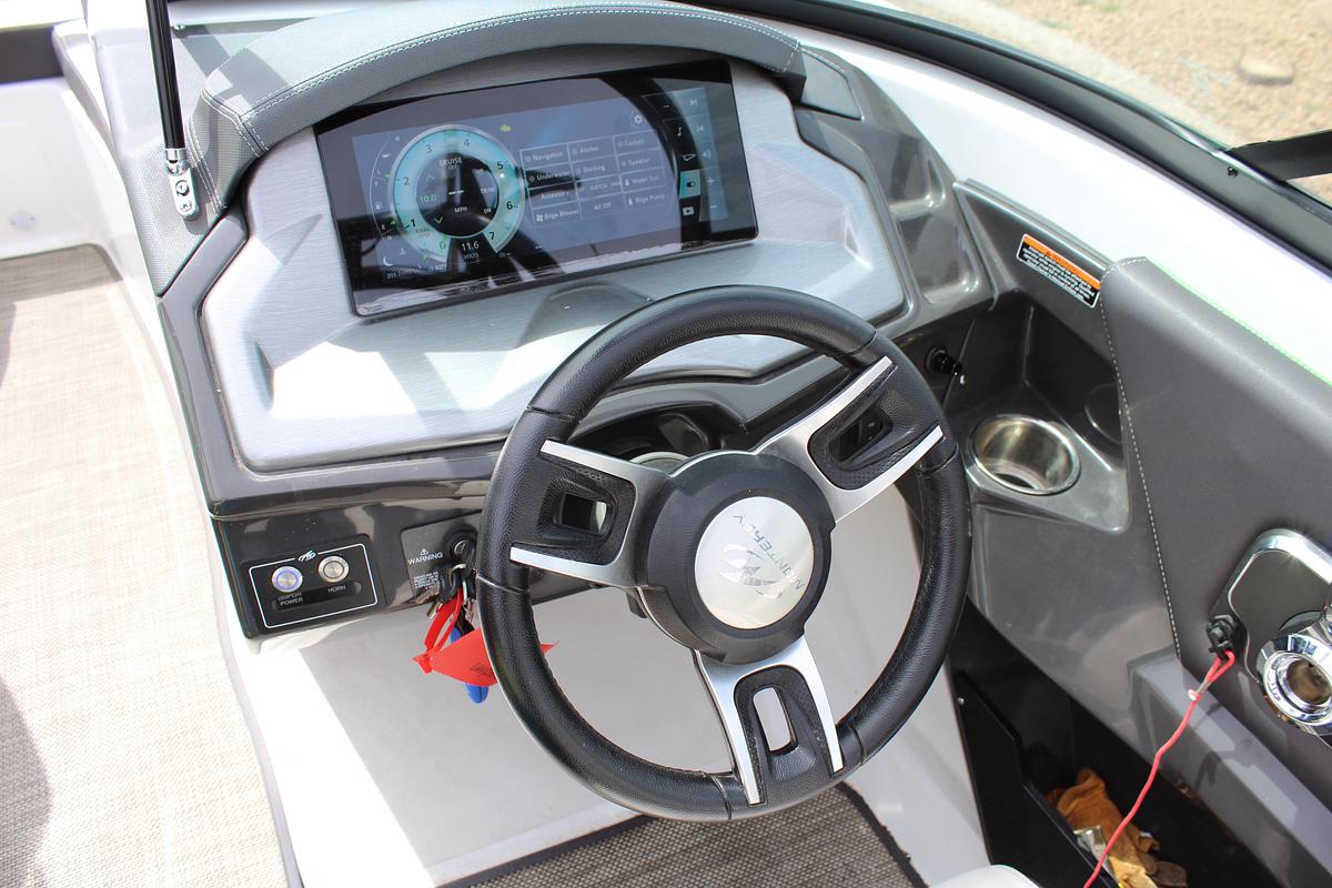 Used 2018 Monterey 218SS Surf