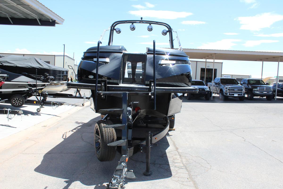 Used 2025 Montara 25 Surf Boss 2.0