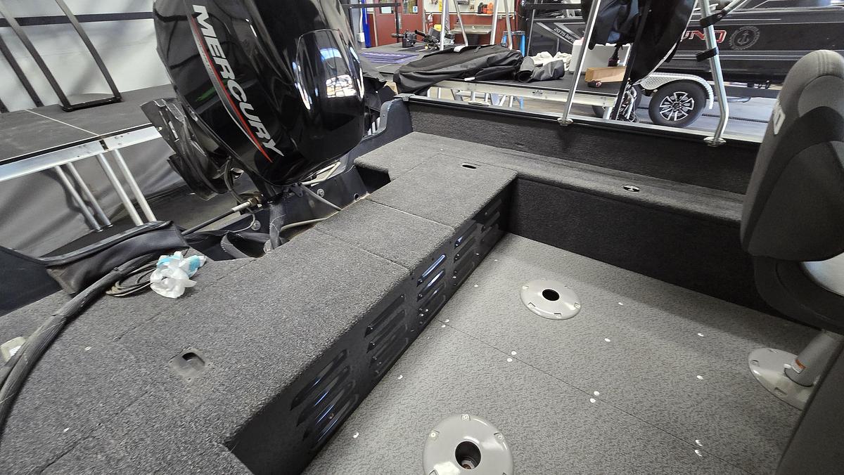 2024 Lund 1650 Angler Sport