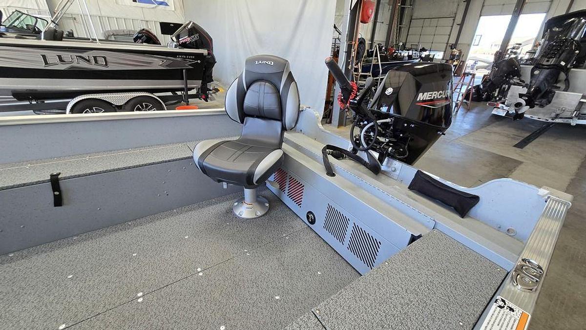 2025 Lund 1600 Fury Tiller