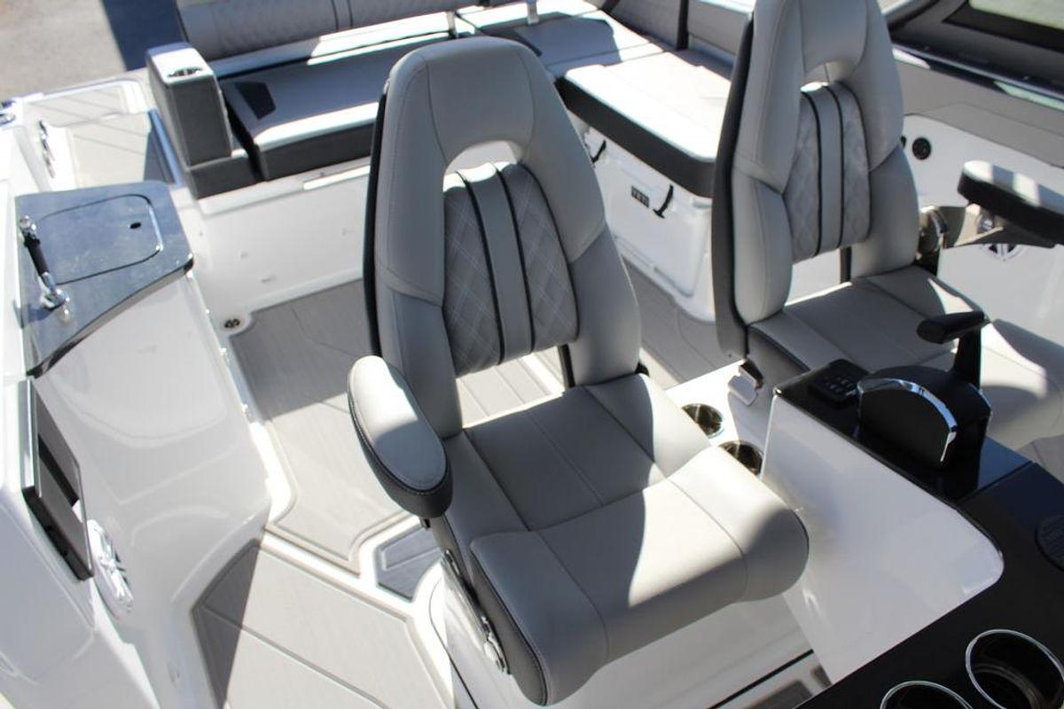 2025 Monterey Elite 27