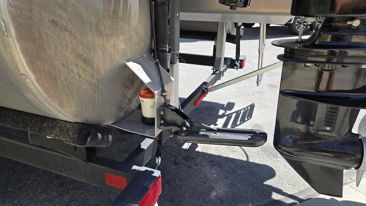 Used 2024 Tracker 18 DLX Bass Buggy