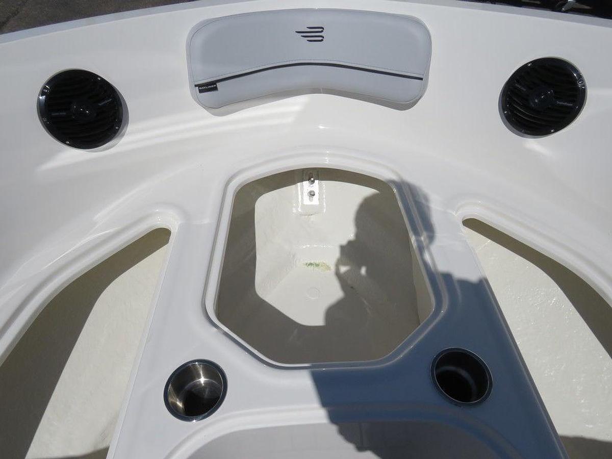 2025 Bayliner VR5 Bowrider